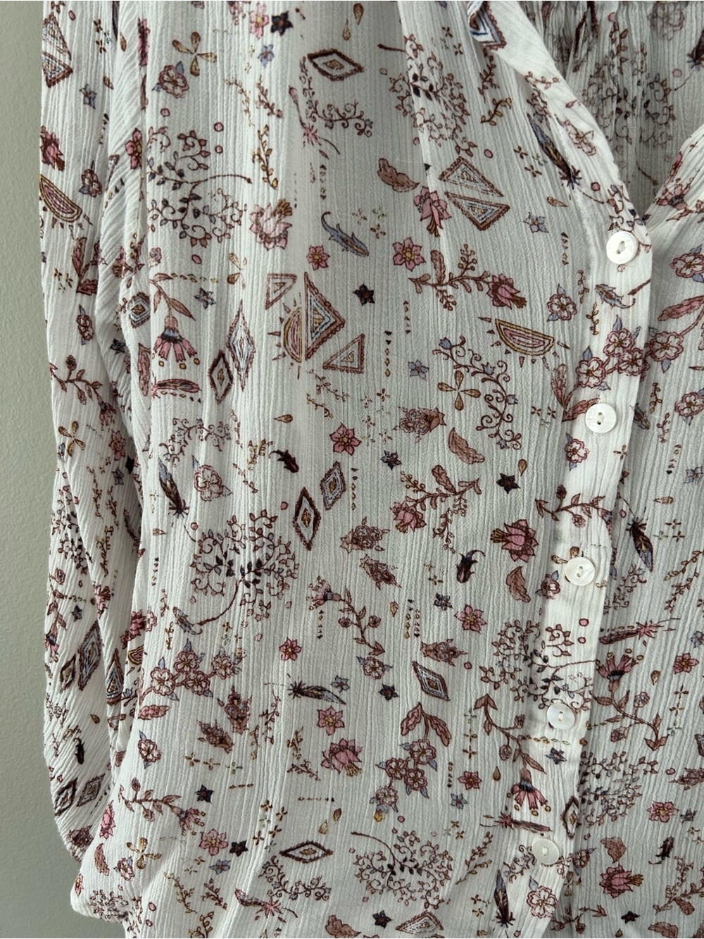 Z Supply Women’s Floral Print Button-Front White and Dusty Rose Boho Flowy Top - Picture 5 of 5